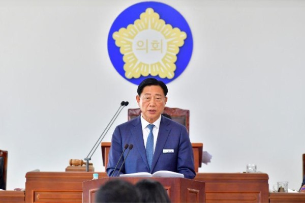 20일 의회 시정연설 중인 김한종 장성군수 (1).JPG